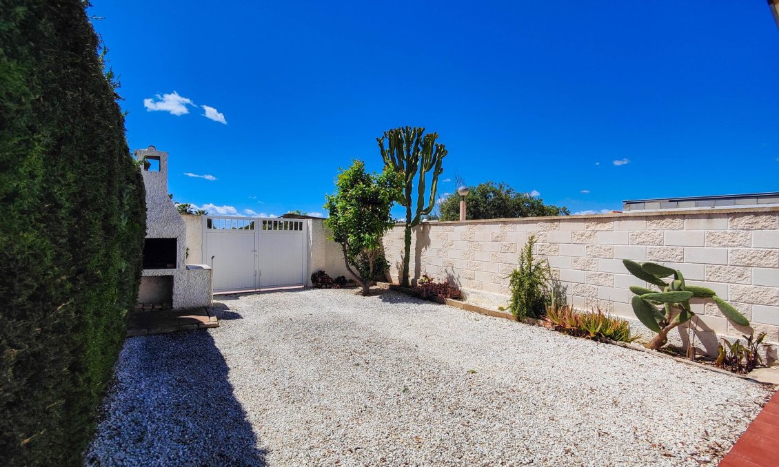 Segunda mano - Bungalow -
Orihuela Costa - Costa Blanca