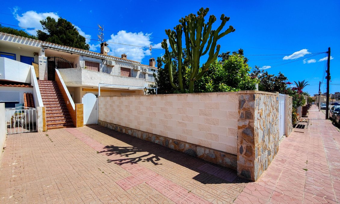 Segunda mano - Bungalow -
Orihuela Costa - Costa Blanca