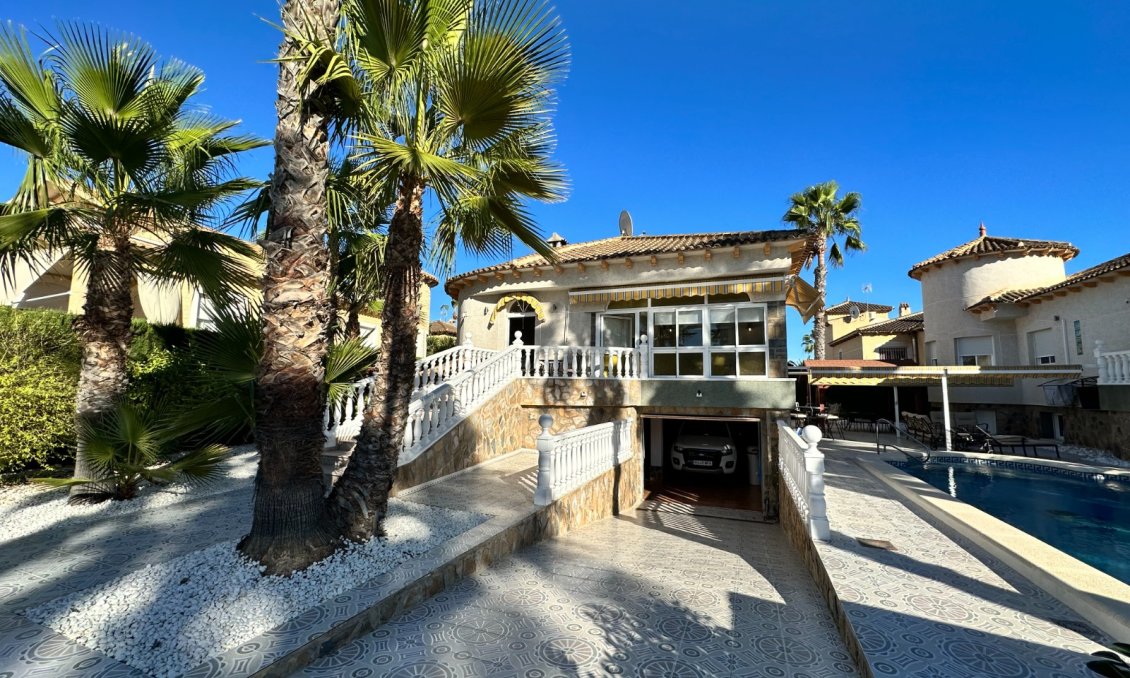 Segunda mano - Villa -
Orihuela - Inland