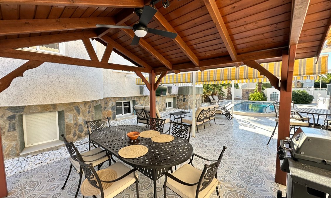 Segunda mano - Villa -
Orihuela - Inland