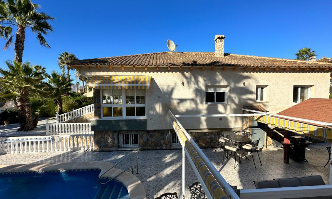 Segunda mano - Villa -
Orihuela - Inland