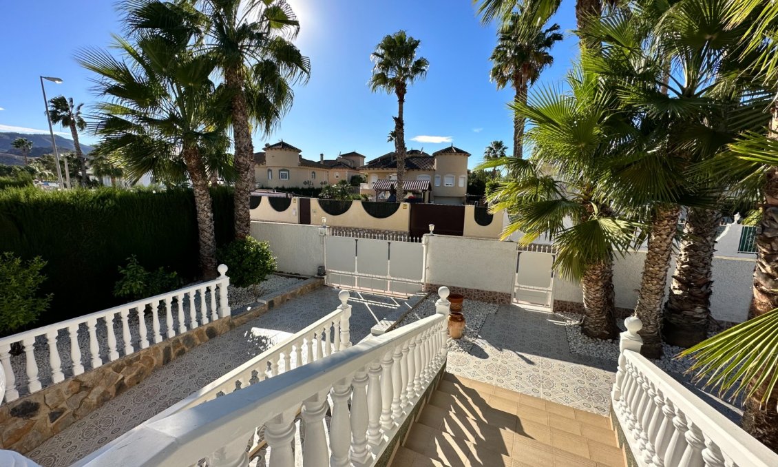 Segunda mano - Villa -
Orihuela - Inland