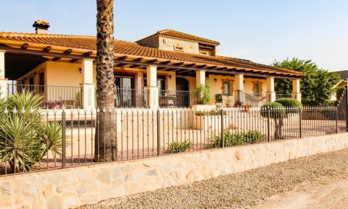 Segunda mano - Villa -
Bigastro - Inland