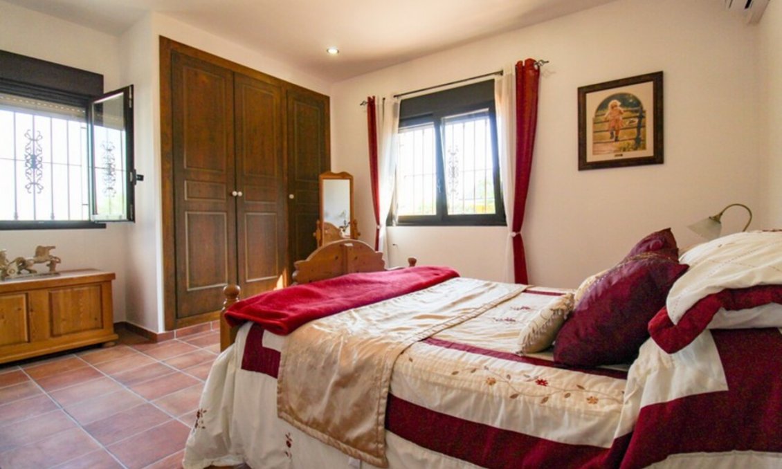 Segunda mano - Villa -
Bigastro - Inland