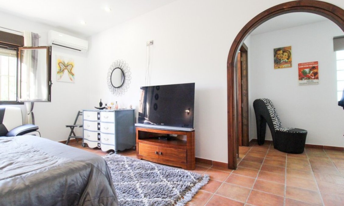 Segunda mano - Villa -
Bigastro - Inland
