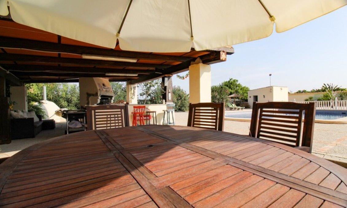 Segunda mano - Villa -
Bigastro - Inland