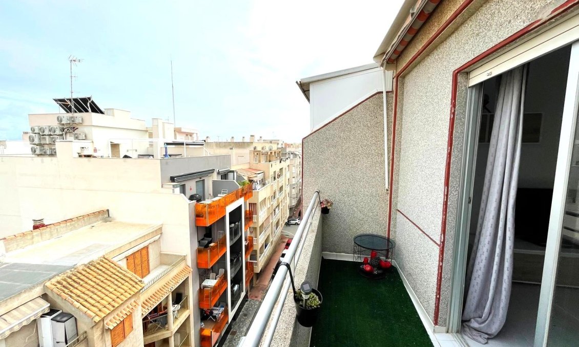 Segunda mano - Apartamento -
Torrevieja - Centro