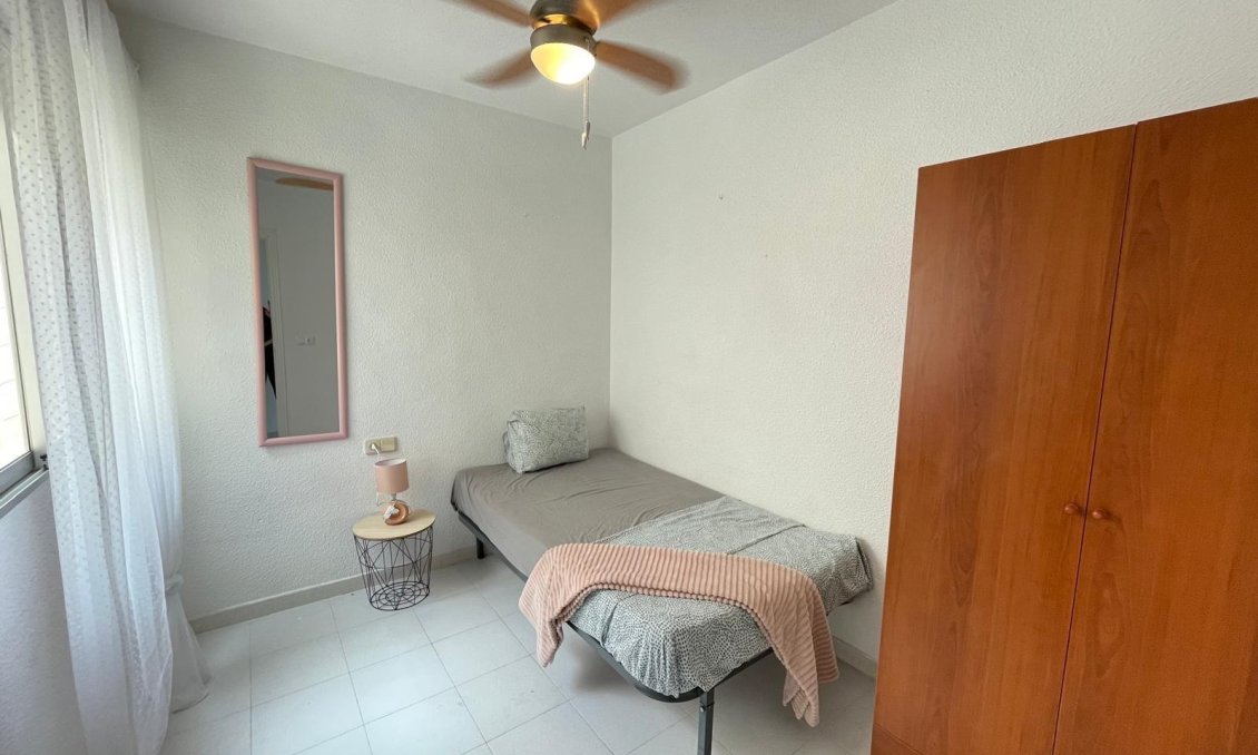 Segunda mano - Apartamento -
Torrevieja - Centro