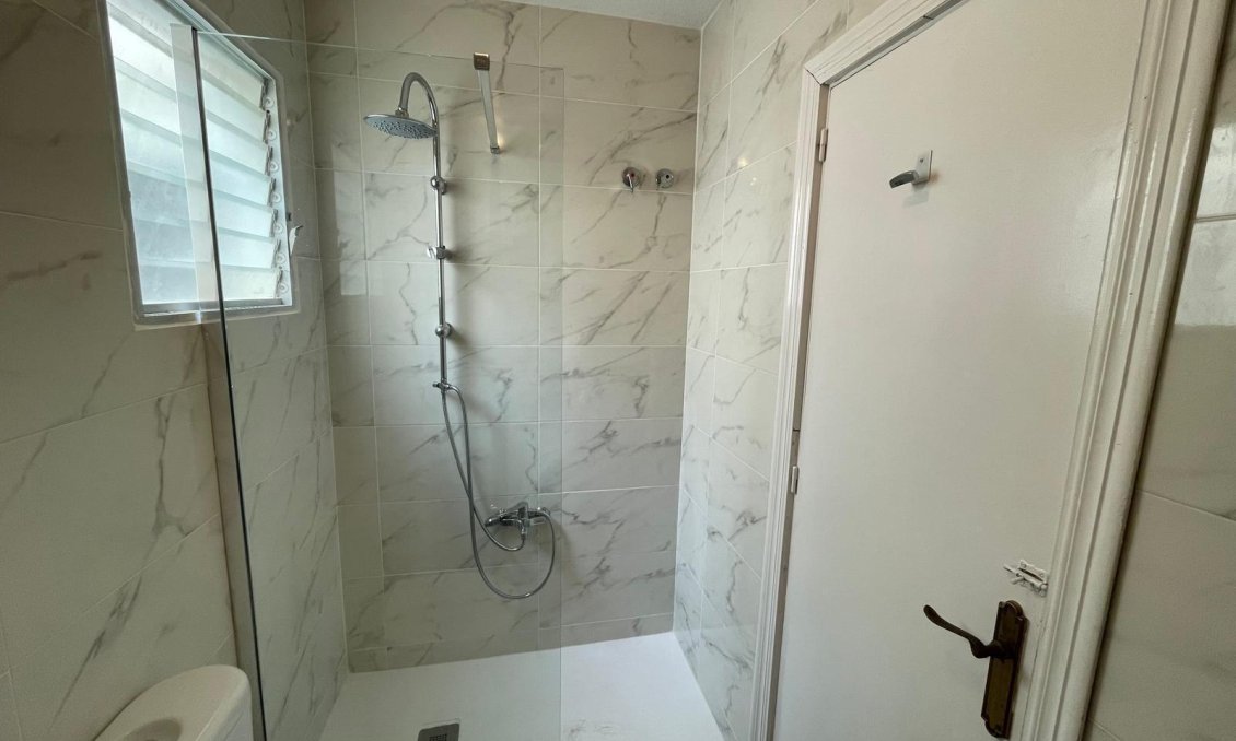 Segunda mano - Apartamento -
Torrevieja - Centro