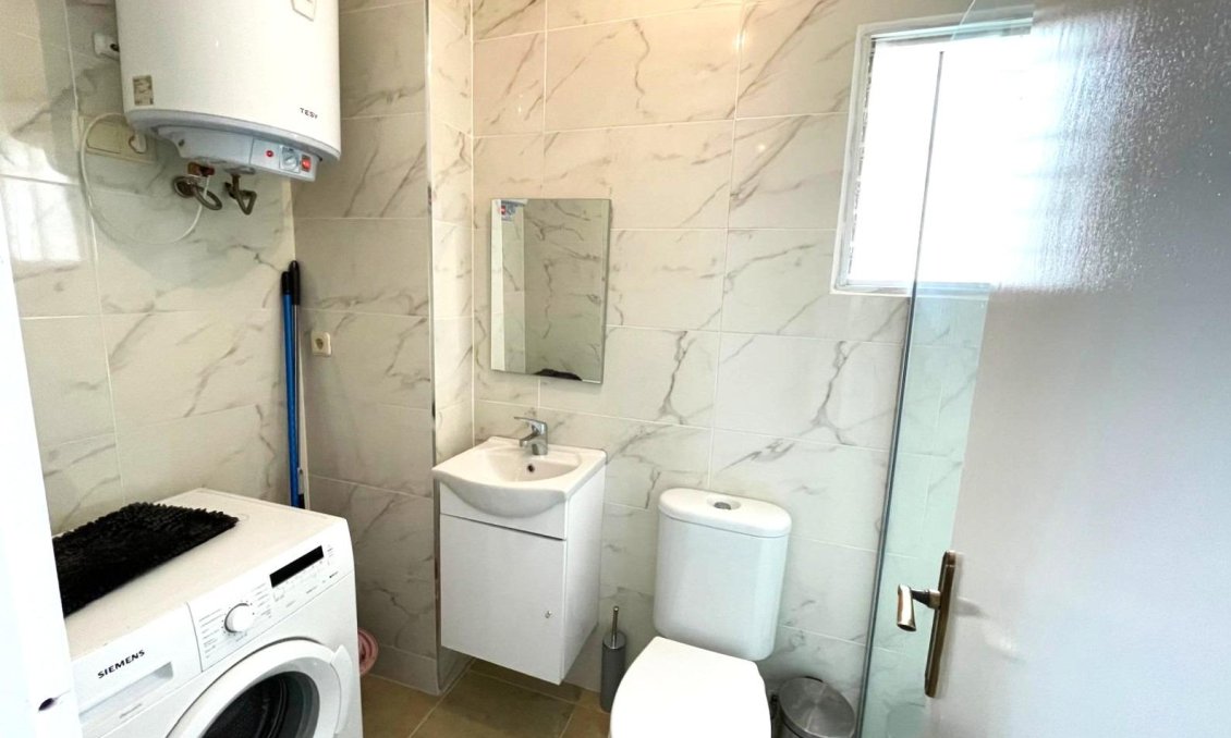 Segunda mano - Apartamento -
Torrevieja - Centro