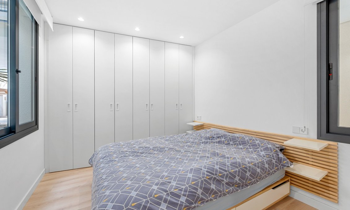 Segunda mano - Apartamento -
Monforte del Cid - Inland