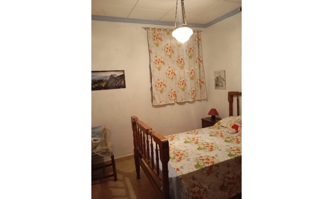 Segunda mano - Villa -
Yecla - Inland