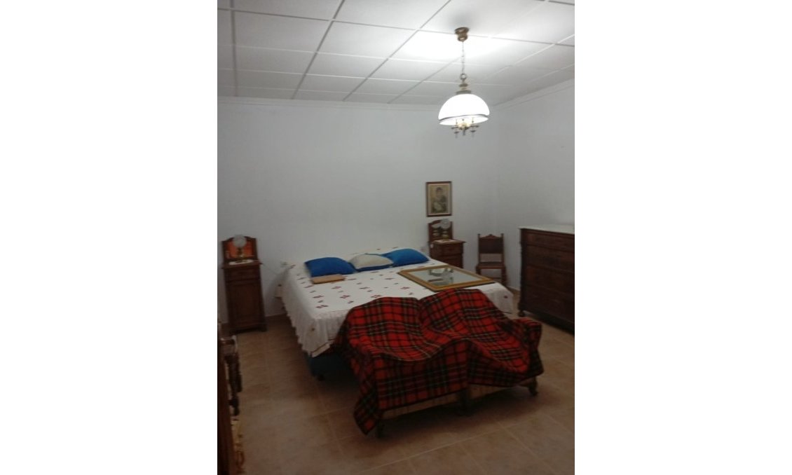 Segunda mano - Villa -
Yecla - Inland