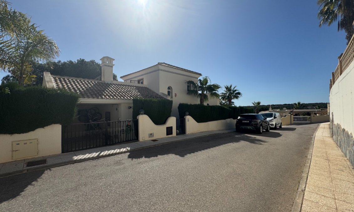 Segunda mano - Villa -
Orihuela Costa - Costa Blanca