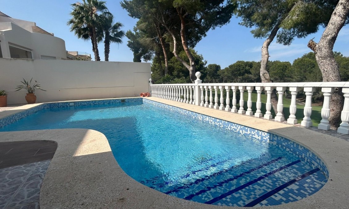 Segunda mano - Villa -
Orihuela Costa - Costa Blanca