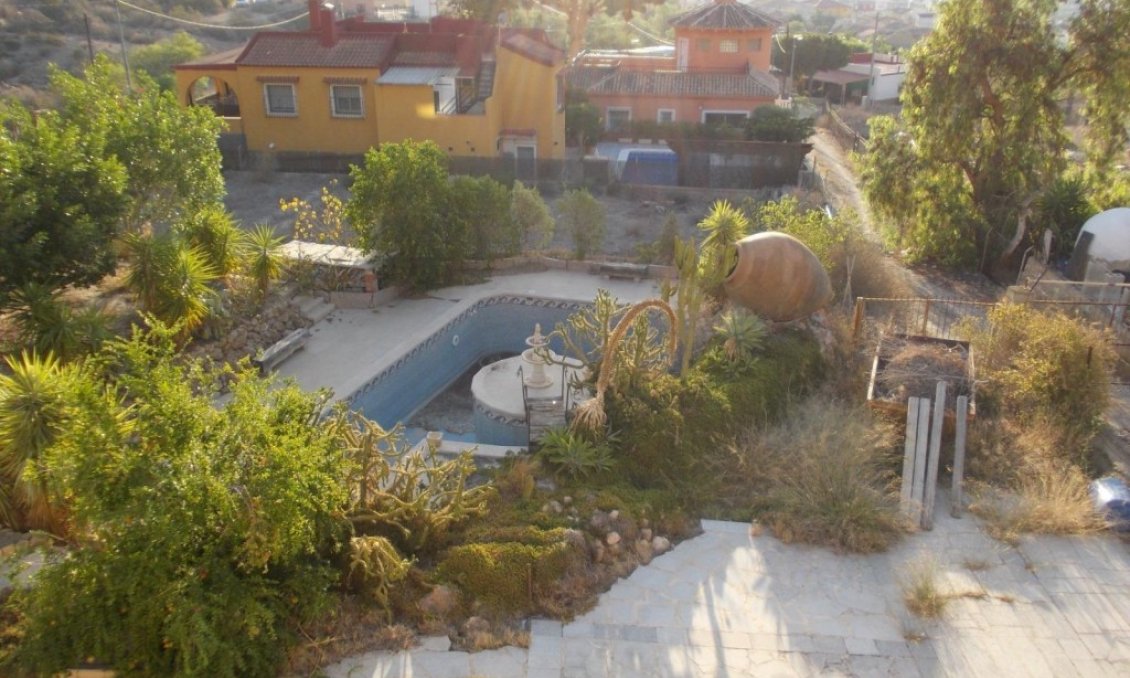 Segunda mano - Villa -
Orihuela - Inland
