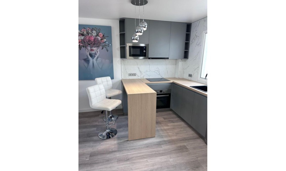 Használt Ingatlanok - Apartman -
Torrevieja - Estacion De Autobuses