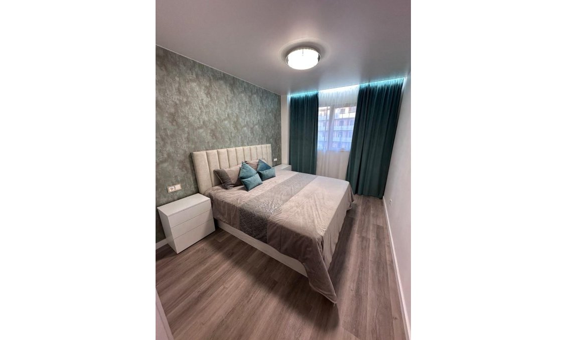 Használt Ingatlanok - Apartman -
Torrevieja - Estacion De Autobuses