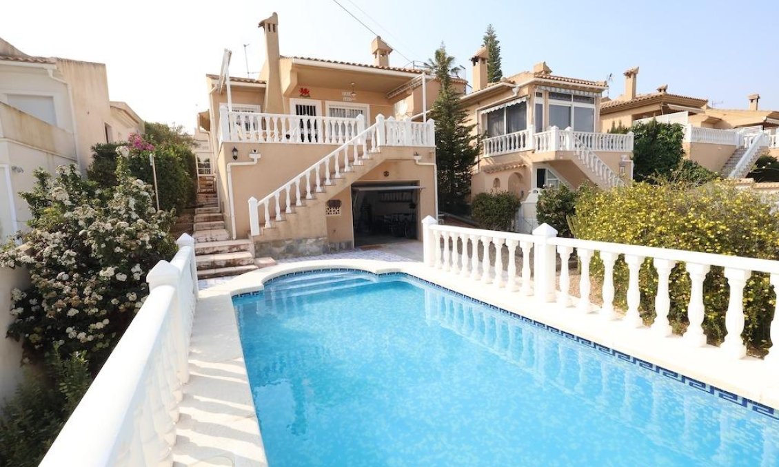 Segunda mano - Villa -
Orihuela - Inland