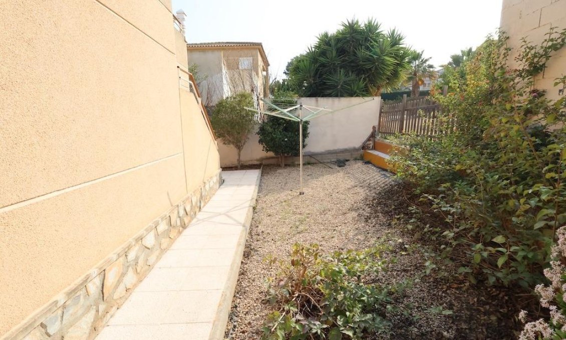 Segunda mano - Villa -
Orihuela - Inland
