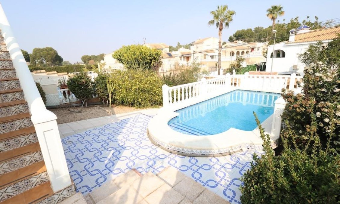 Segunda mano - Villa -
Orihuela - Inland
