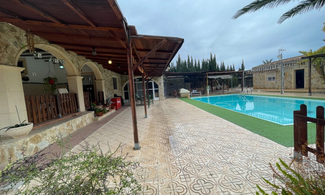 Segunda mano - Villa -
Elche - Costa Blanca