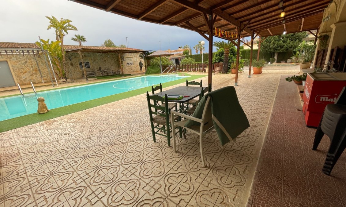 Segunda mano - Villa -
Elche - Costa Blanca