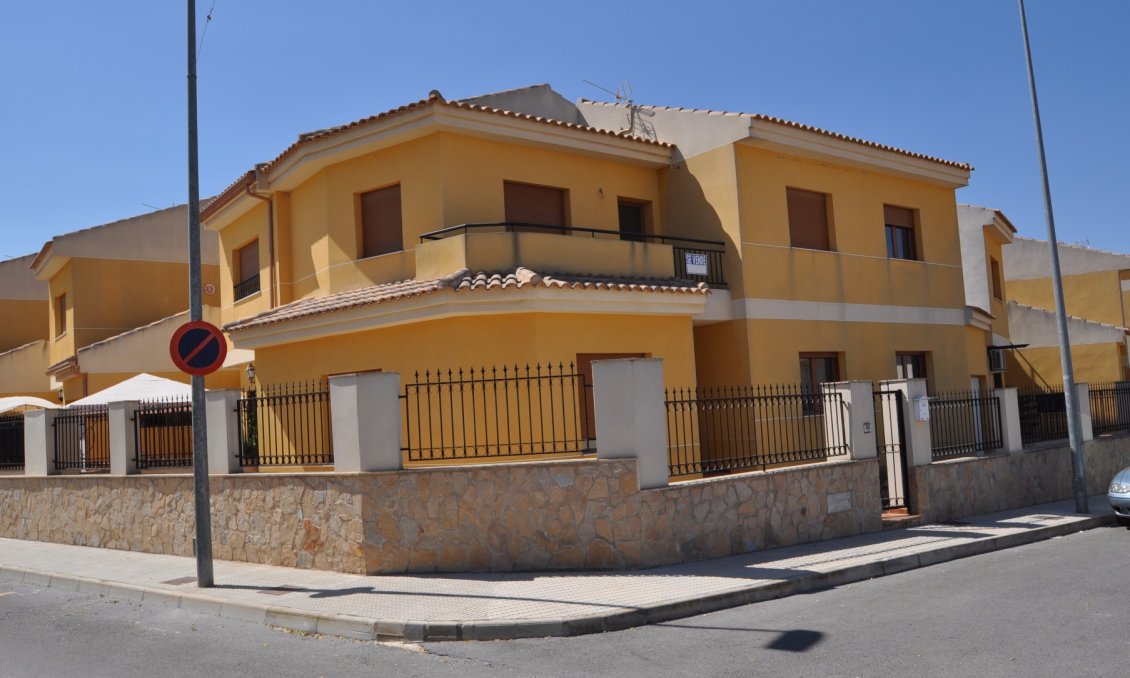 Segunda mano - Town House -
Pinoso - Inland