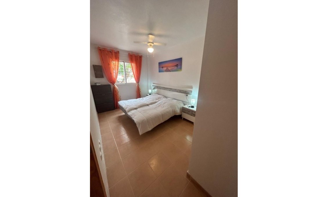 Wiederverkauf - Duplex -
La Marina - Costa Blanca