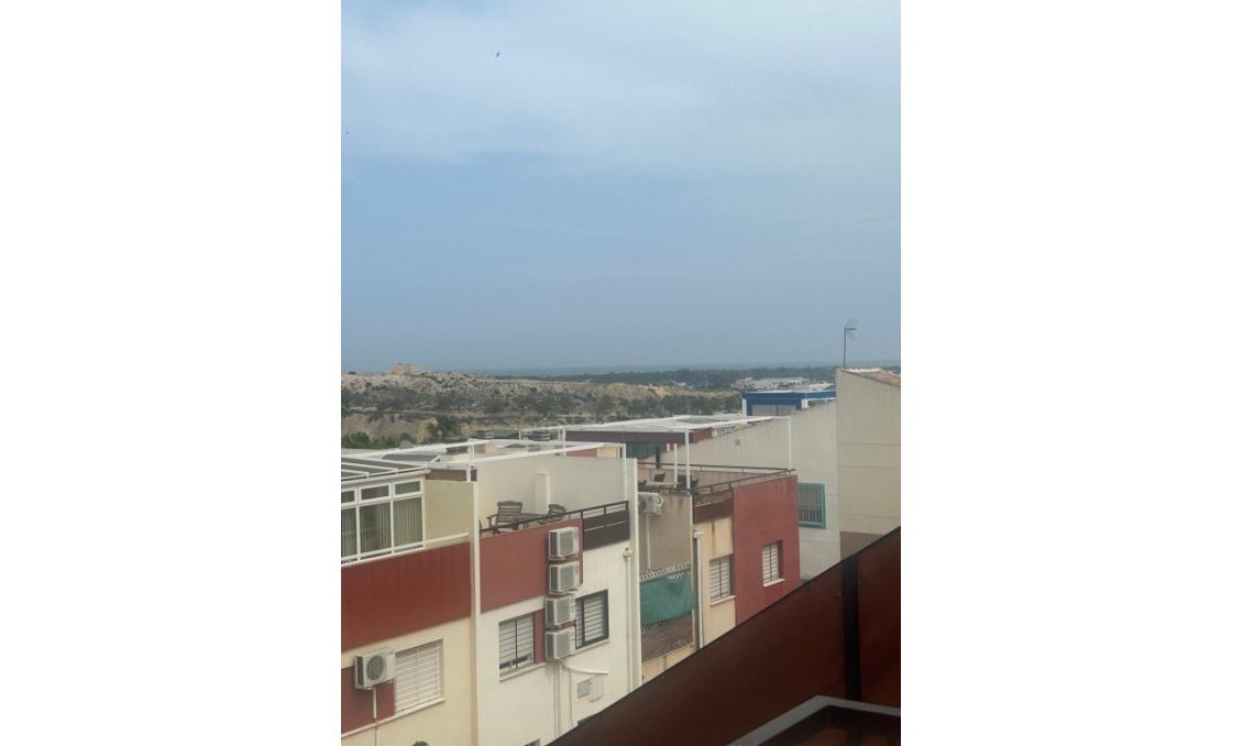 Wiederverkauf - Duplex -
La Marina - Costa Blanca