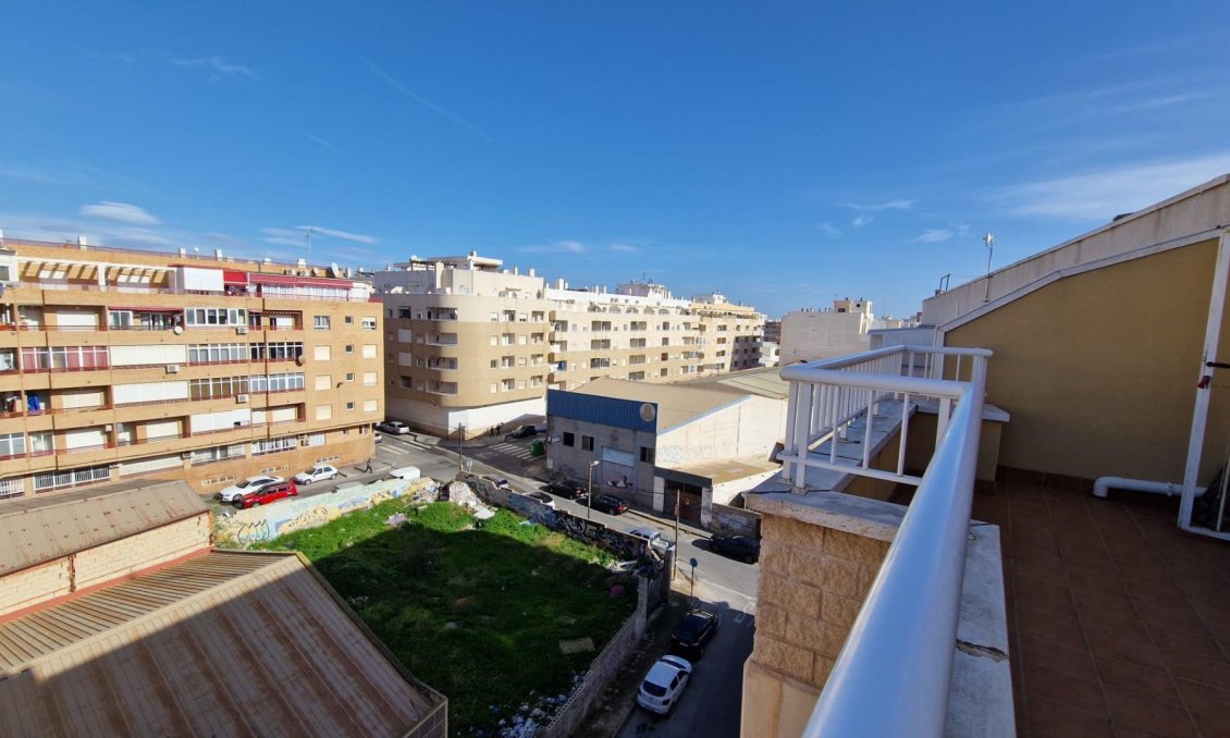 Segunda mano - Ático -
Torrevieja - El Molino