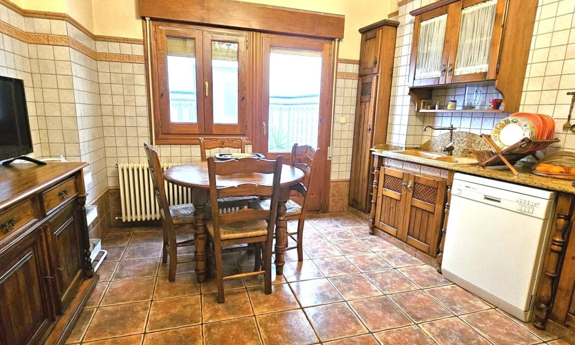 Wiederverkauf - Villa -
Pinoso - Centro
