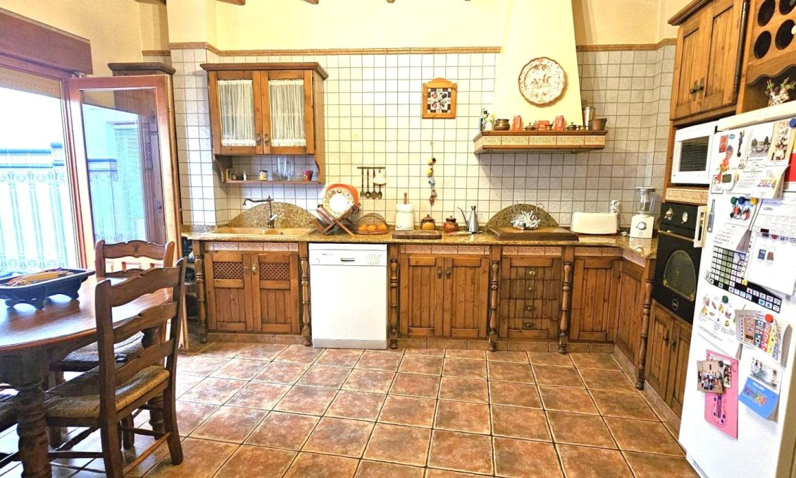 Wiederverkauf - Villa -
Pinoso - Centro