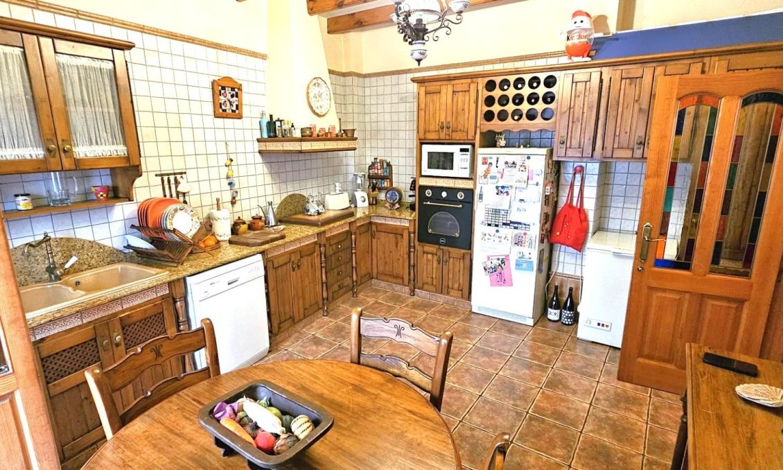 Wiederverkauf - Villa -
Pinoso - Centro