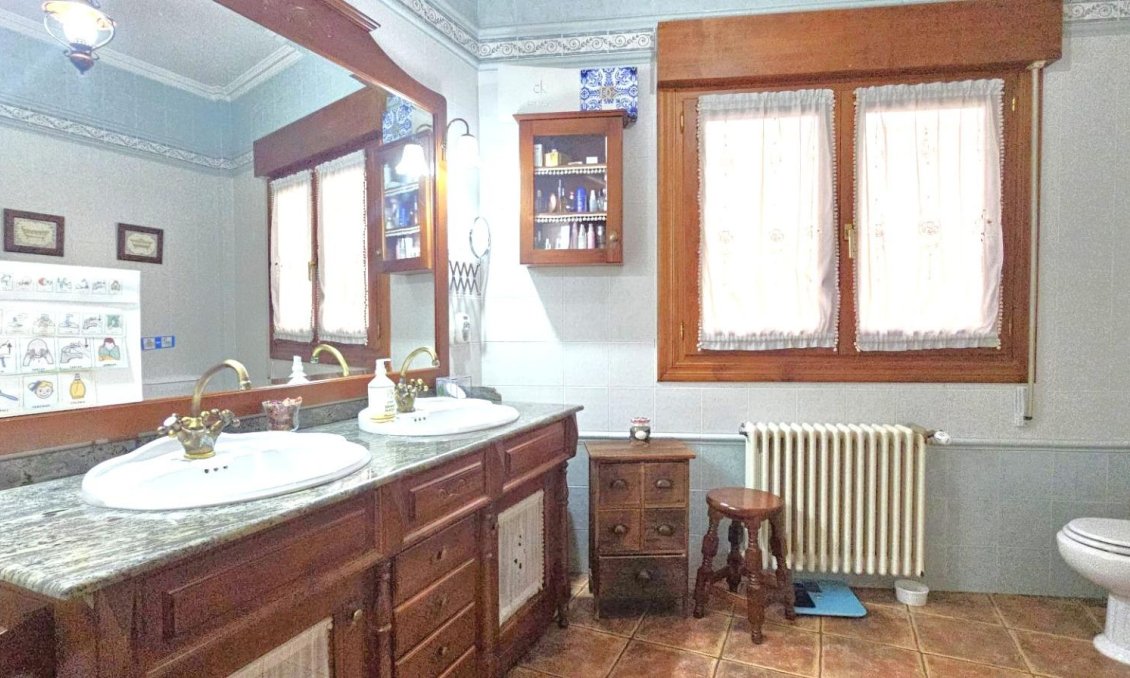 Wiederverkauf - Villa -
Pinoso - Centro