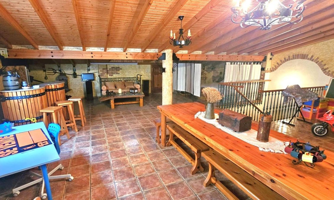 Wiederverkauf - Villa -
Pinoso - Centro