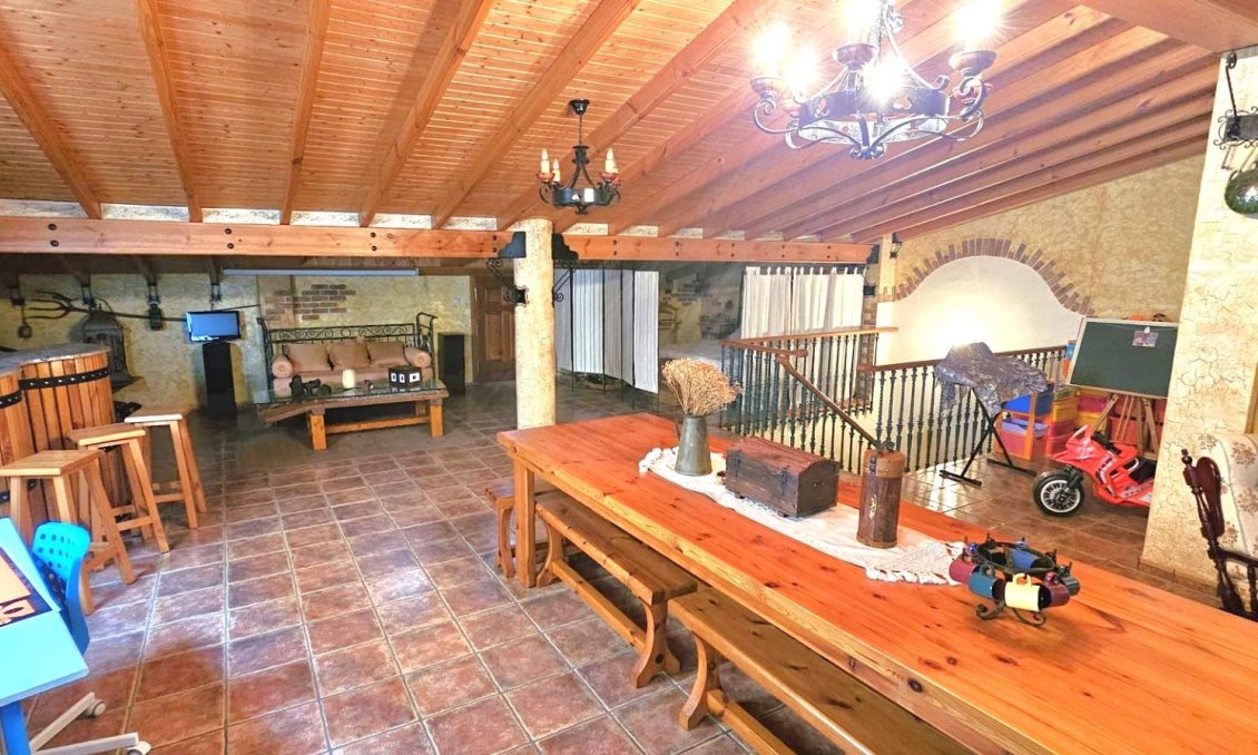 Wiederverkauf - Villa -
Pinoso - Centro