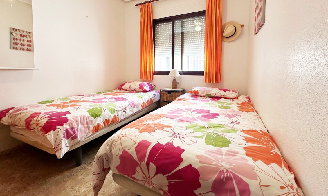 Segunda mano - Apartamento -
Orihuela Costa - Costa Blanca
