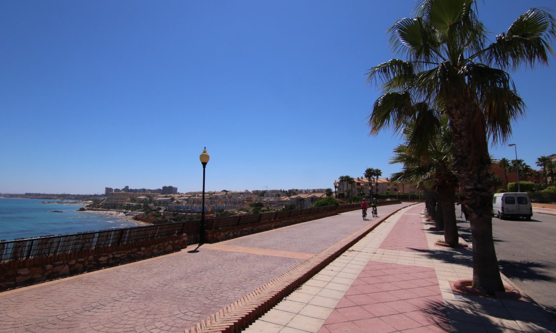 Segunda mano - Apartamento -
Orihuela Costa - Costa Blanca