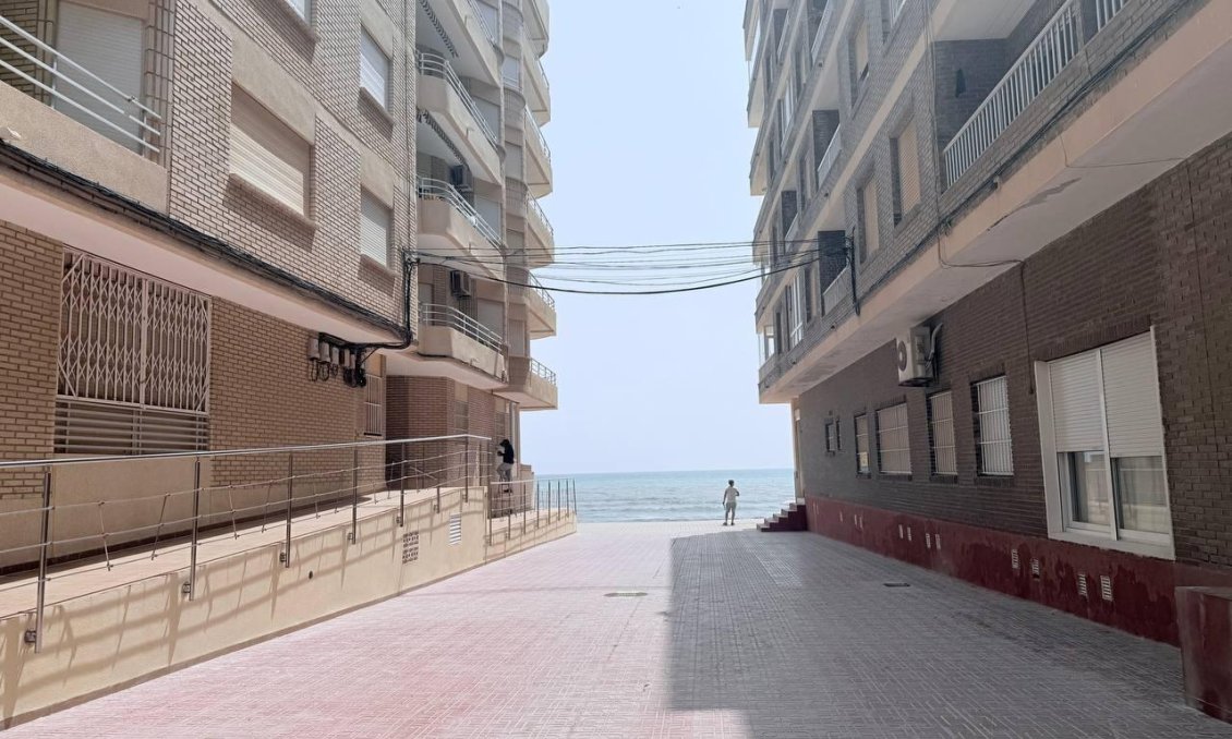 Használt Ingatlanok - Apartman -
Torrevieja - La Mata