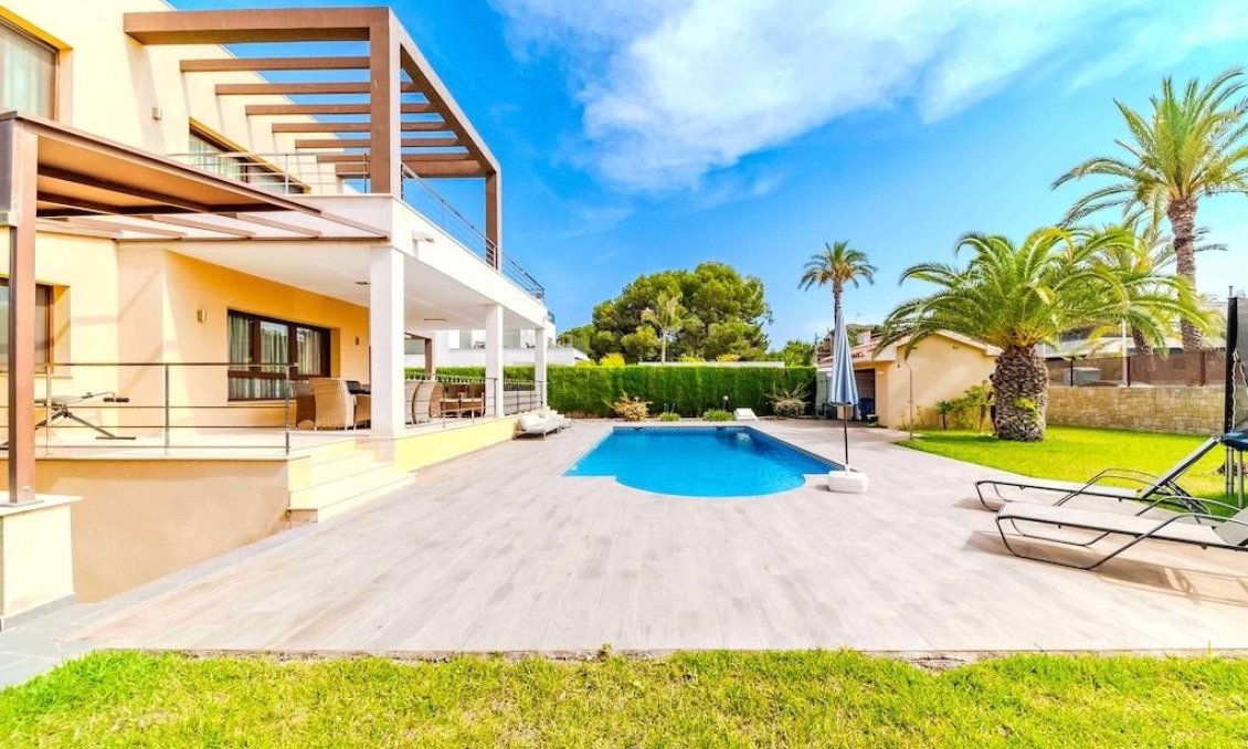 Segunda mano - Villa -
Cabo Roig - Costa Blanca
