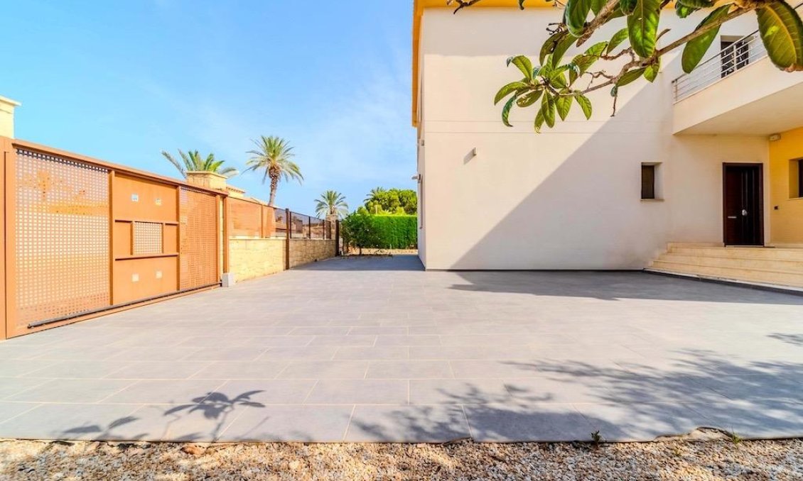 Segunda mano - Villa -
Cabo Roig - Costa Blanca