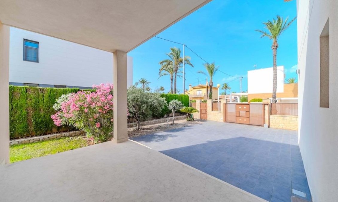 Segunda mano - Villa -
Cabo Roig - Costa Blanca