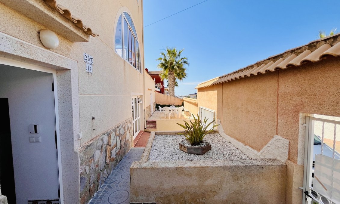 Segunda mano - Villa -
San Miguel de Salinas - Inland