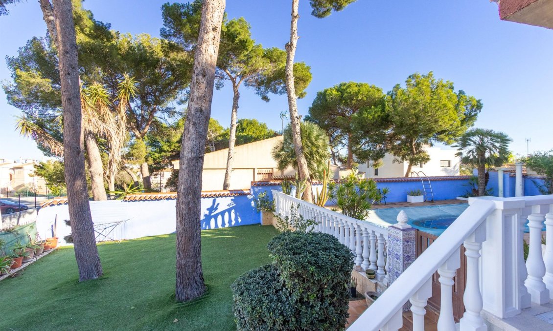 Segunda mano - Villa -
Torrevieja - Los Balcones