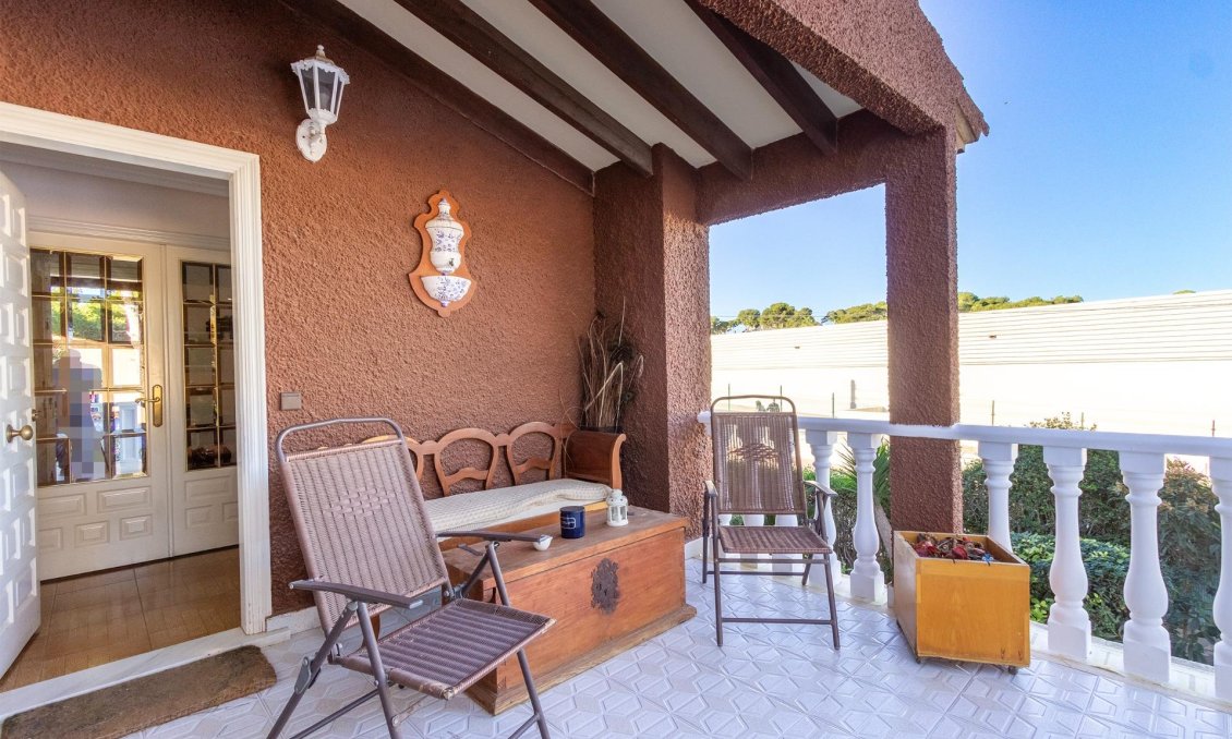 Segunda mano - Villa -
Torrevieja - Los Balcones