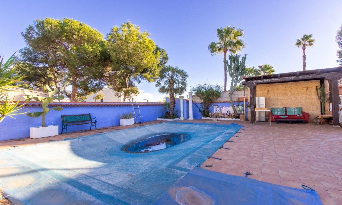 Segunda mano - Villa -
Torrevieja - Los Balcones