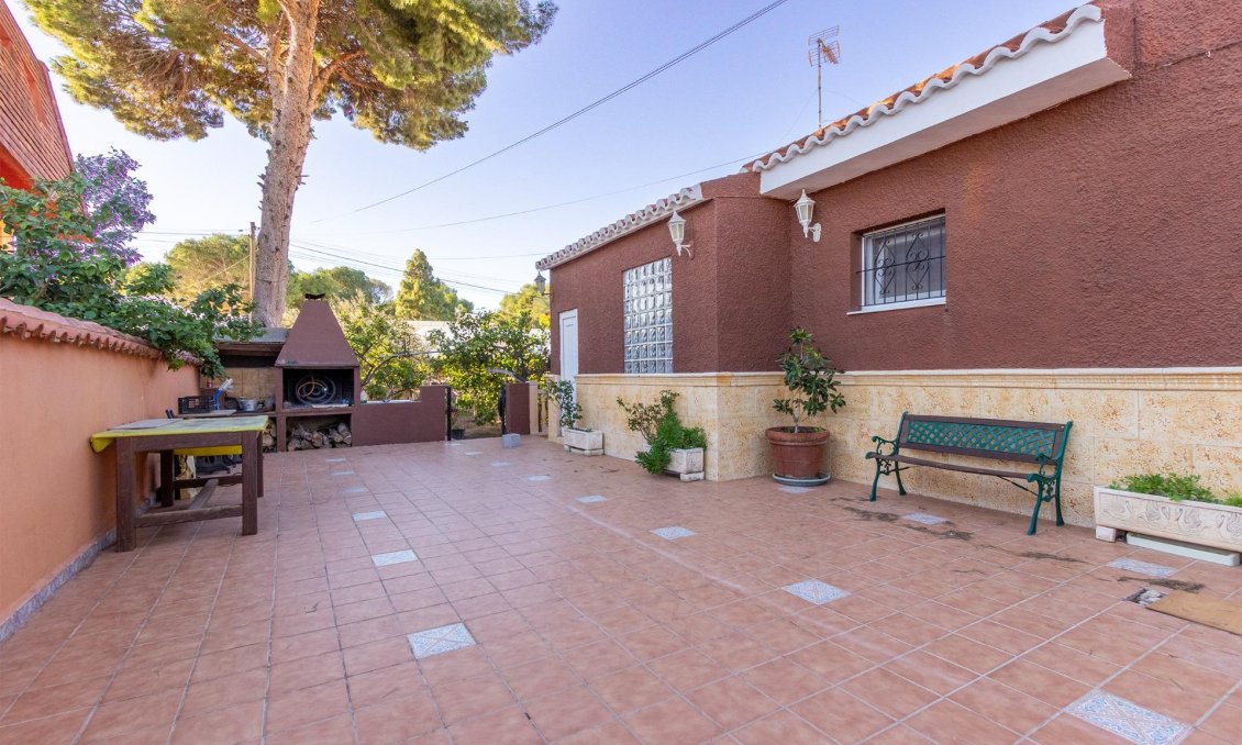 Segunda mano - Villa -
Torrevieja - Los Balcones