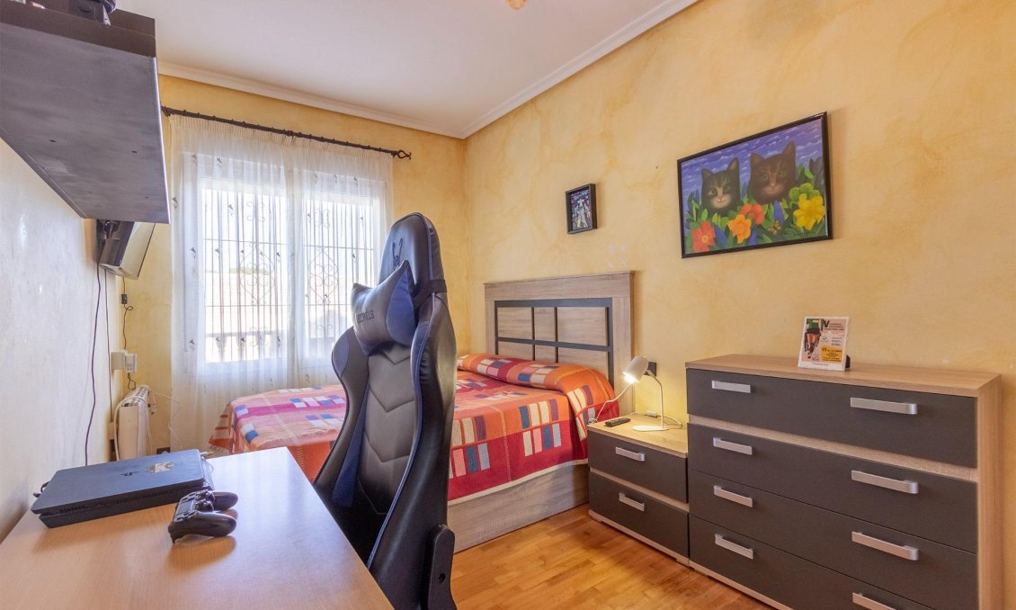 Segunda mano - Villa -
Torrevieja - Los Balcones