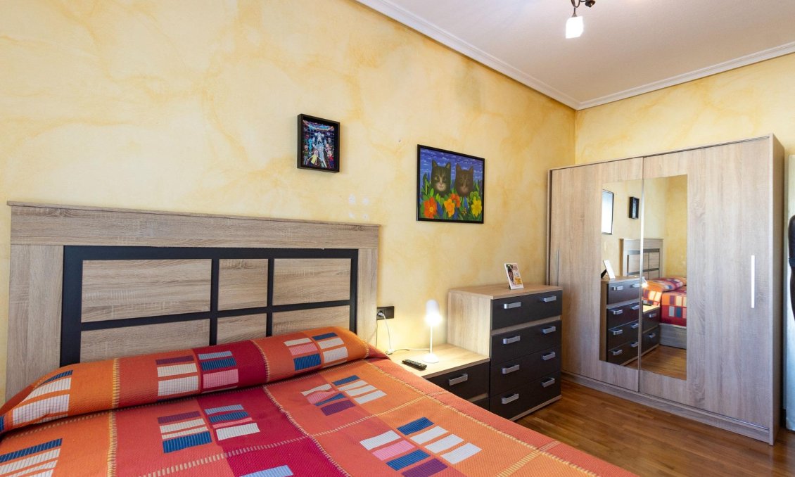 Segunda mano - Villa -
Torrevieja - Los Balcones